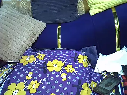 Snapshot of Soft_gal12 chatting on November 16, 4:34 pm Soft gal12 online show from November 16, 4:34 pm