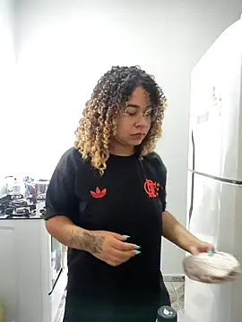 VitoriaFernandes online show from February 18, 1:51 pm