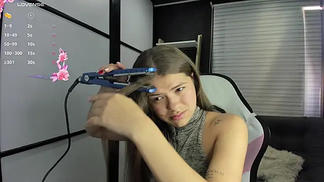 Snapshot of PaigeJayden chatting on January 20, 8:18 pm PaigeJayden online show from January 20, 8:18 pm