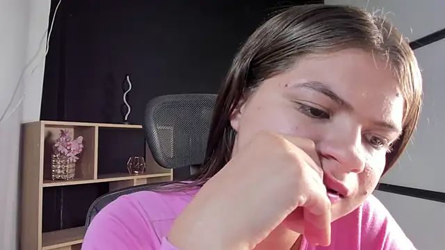 Snapshot of PaigeJayden chatting on February 14, 6:29 pm PaigeJayden online show from February 14, 6:29 pm