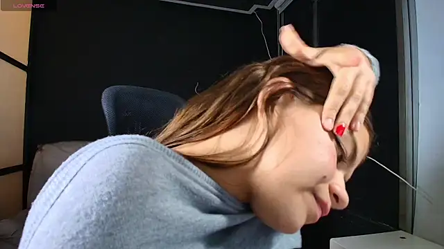 Snapshot of PaigeJayden chatting on February 17, 7:04 am PaigeJayden online show from February 17, 7:04 am