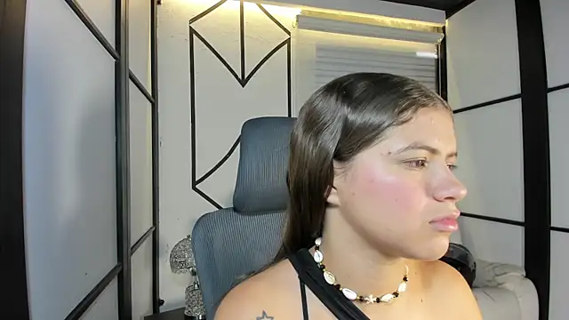 Snapshot of PaigeJayden chatting on February 17, 8:15 pm PaigeJayden online show from February 17, 8:15 pm