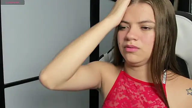 Snapshot of PaigeJayden chatting on March 18, 8:26 pm PaigeJayden online show from March 18, 8:26 pm