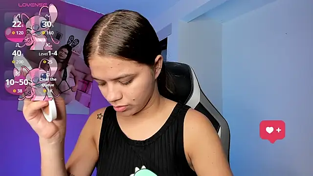 Snapshot of PaigeJayden chatting on September 23, 4:59 am PaigeJayden online show from September 23, 4:59 am