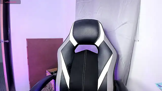 PaigeJayden online show from January 8, 3:42 am