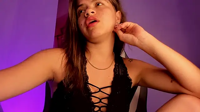 PaigeJayden online show from April 8, 2:11 am