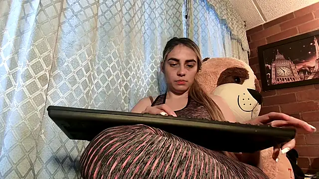 ValeriaLacrozee online show from September 19, 7:14 pm