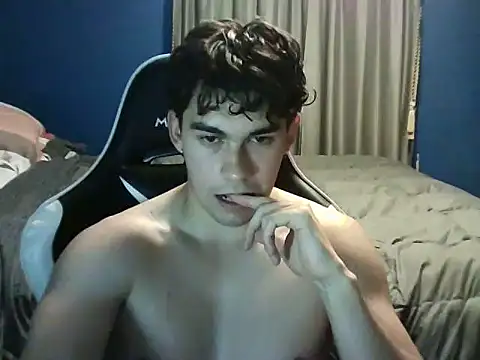 clguyy online show from January 17, 10:46 pm