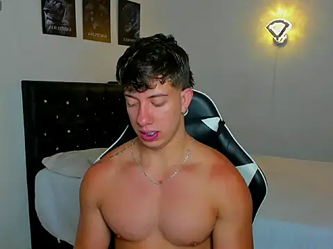 Snapshot of sean_brownx chatting on November 10, 4:17 pm sean brownx online show from November 10, 4:17 pm