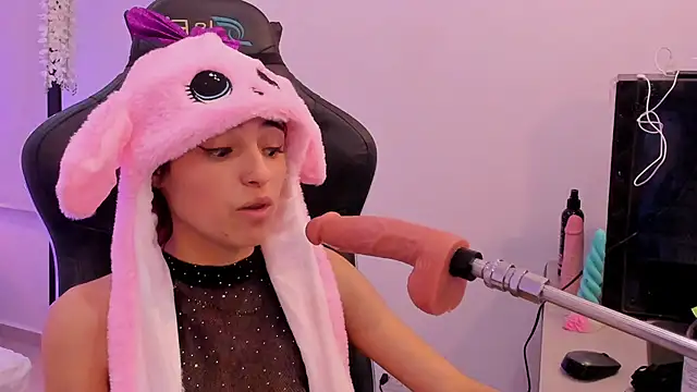 sofiarouge online show from January 27, 9:33 pm