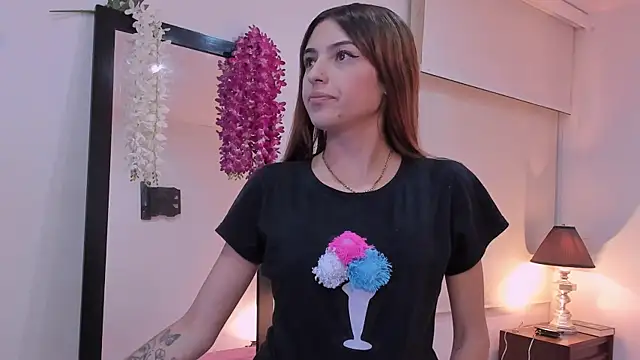 sofiarouge online show from February 5, 1:58 am