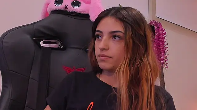 sofiarouge online show from February 25, 2:14 am