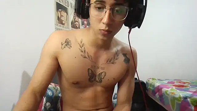 Snapshot of Dillom420 chatting on January 23, 10:01 pm Dillom420 online show from January 23, 10:01 pm