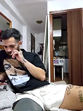 Snapshot of charlye_inkkkk chatting on February 2, 12:40 am charlye inkkkk online show from February 2, 12:40 am