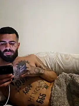 Snapshot of charlye_inkkkk chatting on February 8, 7:38 pm charlye inkkkk online show from February 8, 7:38 pm