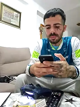 Snapshot of charlye_inkkkk chatting on March 3, 11:03 pm charlye inkkkk online show from March 3, 11:03 pm