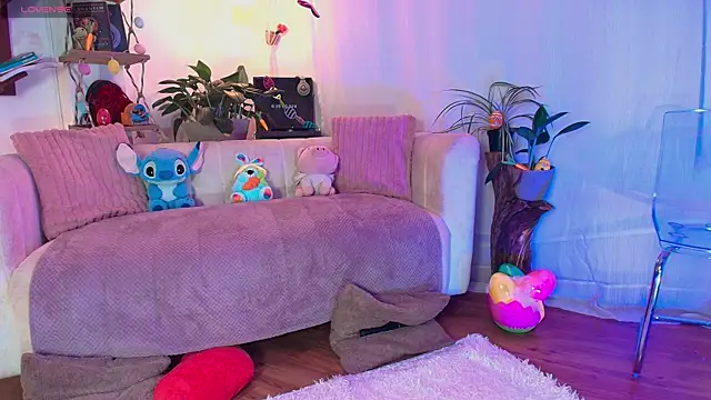 HANNAH LOVEE online show from April 5, 3:58 am