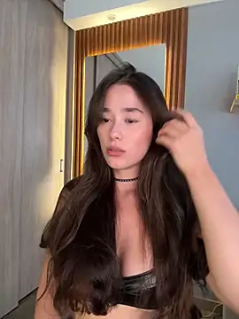 Snapshot of FridaKlein chatting on December 5, 9:39 pm FridaKlein online show from December 5, 9:39 pm