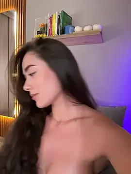 Snapshot of FridaKlein chatting on December 20, 11:47 pm FridaKlein online show from December 20, 11:47 pm