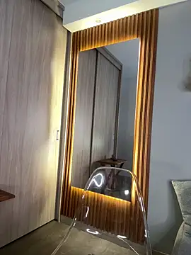 Snapshot of FridaKlein chatting on December 28, 12:36 am FridaKlein online show from December 28, 12:36 am