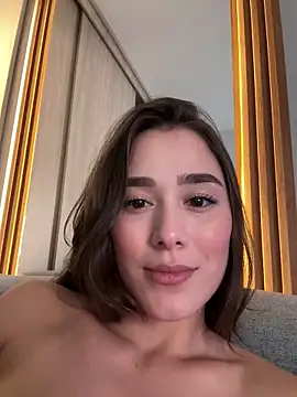 Snapshot of FridaKlein chatting on January 30, 12:18 am FridaKlein online show from January 30, 12:18 am