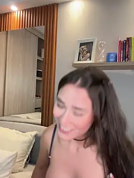 Snapshot of FridaKlein chatting on February 25, 12:14 am FridaKlein online show from February 25, 12:14 am