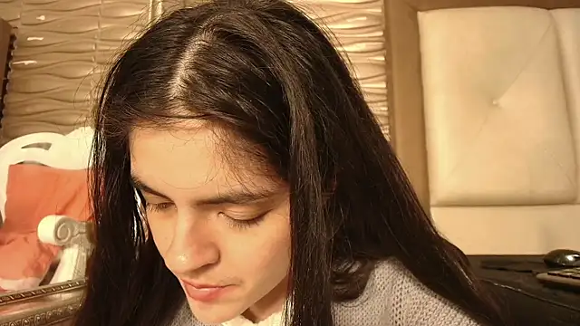 Snapshot of sofiaclauss chatting on October 15, 7:41 am sofiaclauss online show from October 15, 7:41 am