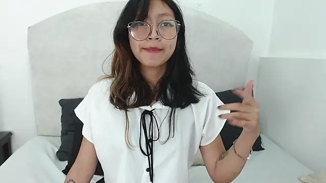 Yommi Winx online show from December 18, 5:26 am