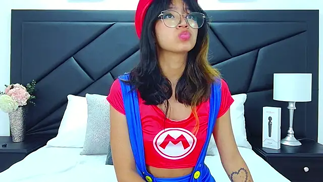 Yommi Winx online show from December 28, 3:04 am