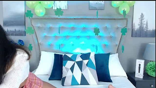 Yommi Winx online show from March 17, 11:54 pm