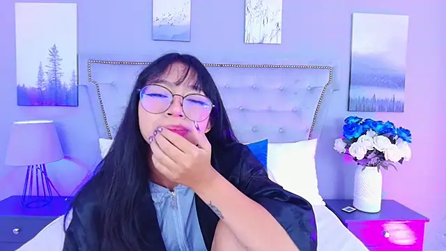 Yommi Winx online show from October 4, 1:14 am