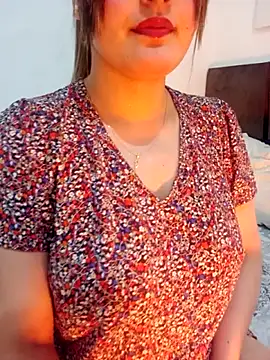 Snapshot of im_here- chatting on February 3, 5:51 pm im here- online show from February 3, 5:51 pm