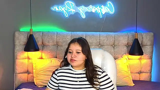 Snapshot of Laia_and_Aloby chatting on December 14, 3:36 pm Laia and Aloby online show from December 14, 3:36 pm