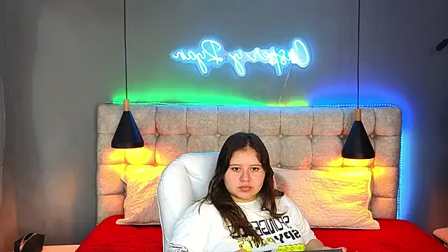 Snapshot of Laia_and_Aloby chatting on December 23, 4:06 pm Laia and Aloby online show from December 23, 4:06 pm