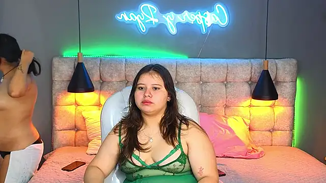 Snapshot of Laia_and_Aloby chatting on January 7, 3:33 pm Laia and Aloby online show from January 7, 3:33 pm