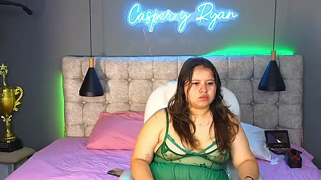 Snapshot of Laia_and_Aloby chatting on January 21, 3:32 pm Laia and Aloby online show from January 21, 3:32 pm