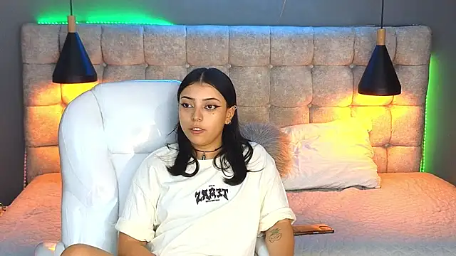 Snapshot of Laia_and_Aloby chatting on January 27, 7:24 pm Laia and Aloby online show from January 27, 7:24 pm