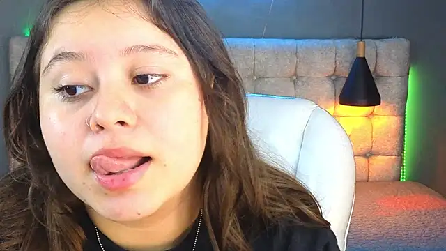 Snapshot of Laia_and_Aloby chatting on January 28, 7:32 pm Laia and Aloby online show from January 28, 7:32 pm