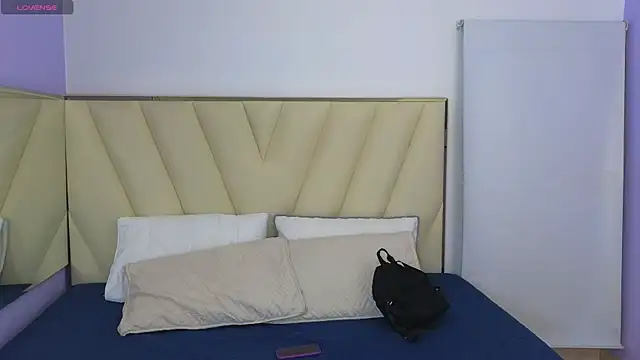 Laia and Aloby online show from February 4, 10:04 pm