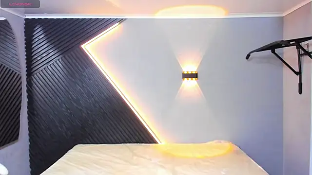 Laia and Aloby online show from March 13, 10:05 pm