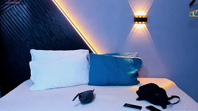 Laia and Aloby online show from March 18, 10:13 pm