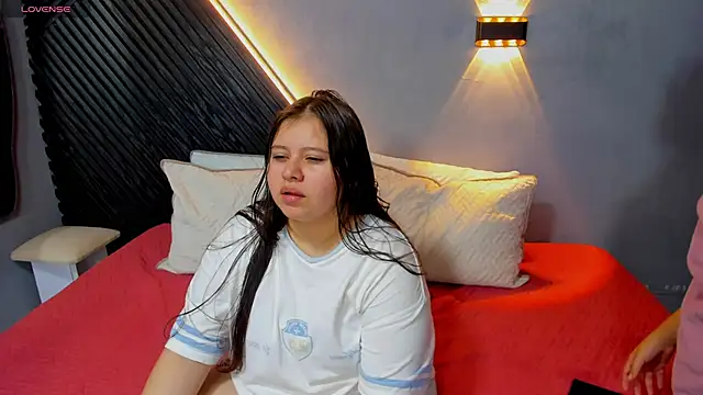 Laia and Aloby online show from June 16, 11:51 pm