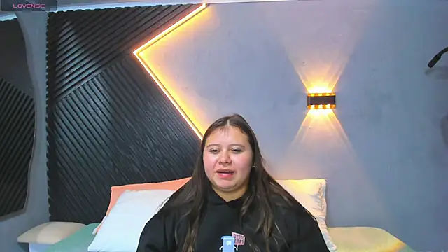 Laia and Aloby online show from July 14, 11:10 pm