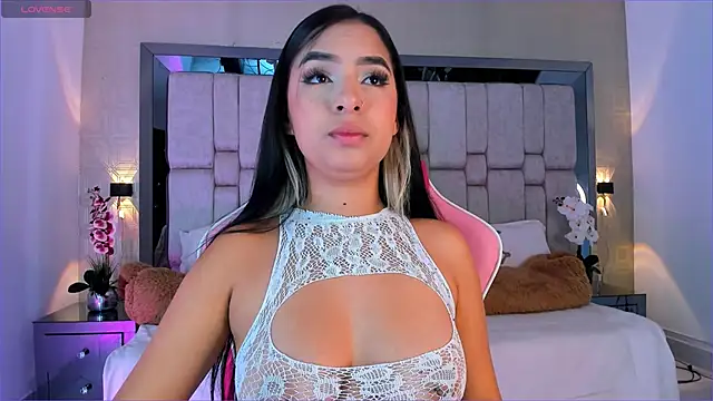 Snapshot of _SofiaCortez_ chatting on January 3, 1:14 pm SofiaCortez online show from January 3, 1:14 pm
