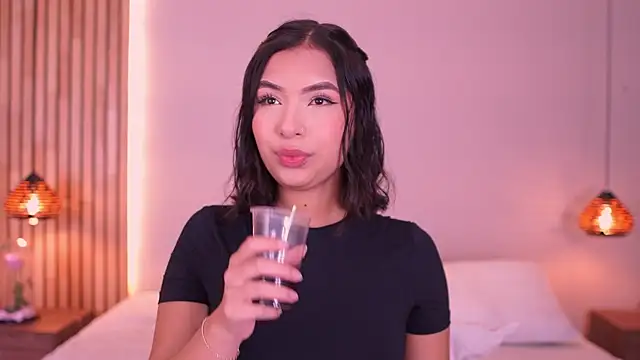 Snapshot of _SofiaCortez_ chatting on October 1, 12:11 pm SofiaCortez online show from October 1, 12:11 pm