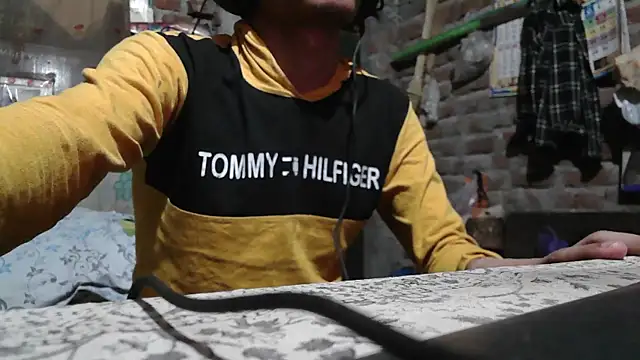 Dreamdaze2025 online show from April 8, 5:02 pm