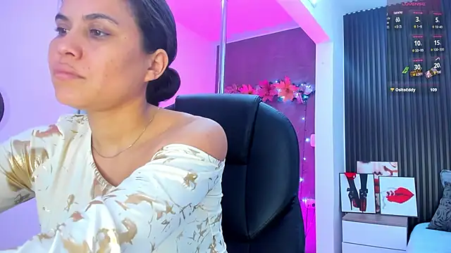 natasha  jackson online show from December 1, 12:43 pm