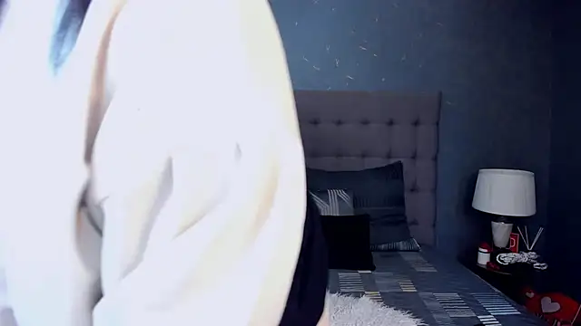 AmyCubes online show from November 5, 7:30 am