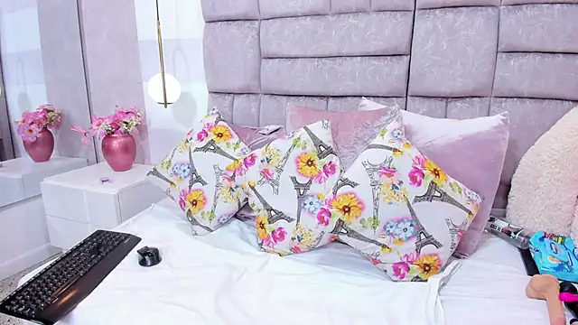 melaniee jones online show from June 26, 5:39 pm