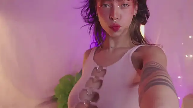 Snapshot of Kitty_arts chatting on January 25, 6:46 pm Kitty arts online show from January 25, 6:46 pm